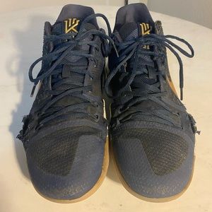 Kyrie 3 Obsidian Men’s size 12 basketball Shoes